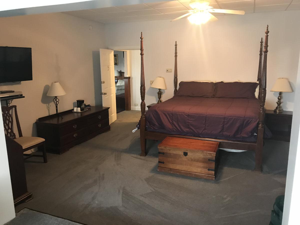 King Suite with Sofa Bed,645641103:JPEG